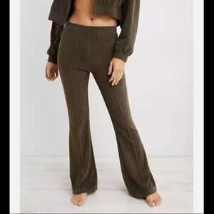 NWT! Aerie dark green velvet pull on flare pants